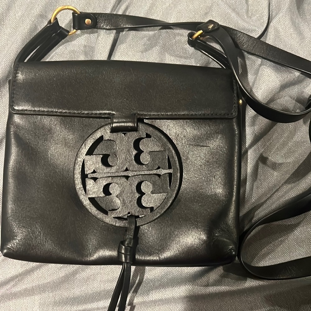 EUC Tory Burch Miller Tassel Crossbody with dust bag